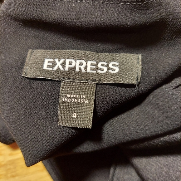 ⭐️ 3/ $30 Express crop black sparkle top, size 4 - Picture 8 of 16